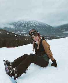 Hiking Aesthetic Outfit Cold Weather, Colorado Aesthetic Outfits, Snow Hiking Outfit, Colorado Aesthetic, Feeling Alive, Sweet Tattoos, Snow Outfit, Insta Feed