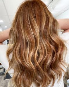 Chestnut Auburn Hair, Natural Strawberry Blonde, Auburn Hair Ideas, Dark Strawberry Blonde Hair, Auburn Hair With Highlights, Light Auburn Hair Color, Magic Transformation, Auburn Hair Color, Light Auburn Hair