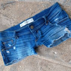 Abercrombie & Fitch Low Rise Denim Shorts Size 00/24 Thrift Manifestation, Low Rise Denim Shorts, Jean Short Shorts, Shorts Low Rise, Girl Shorts, Abercrombie And Fitch Shorts, Low Rise Shorts, Fashion Goals, Jean Short