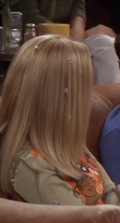 Phoebe Buffay Hairstyles, Phoebe Hairstyles, Movie Hairstyles, Hair Up Or Down, Hippie Hair