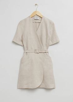 Tailored Linen Belted Mini Dress - Light Beige - Mini dresses - & Other Stories US Jeans Trend, Look Formal, Kleidung Diy, Couture Mode, Dress Crafts, Fashion Story, Looks Style, Work Attire, Mini Dresses