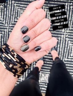 Black Nails With Glitter, October Nails, Nails Green, Diy Beauty Hacks, Gorgeous Nails, Mani Pedi