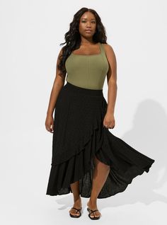 Skirts For Plus Size Women Maxi, Plus Size Flair Skirt, Skirts For Plus Size Women Long, High Waisted Skirt Curvy, Black Beachwear, Hi Low Skirts, Skirt Images, Maxi Skirt Outfits, Sheer Shorts