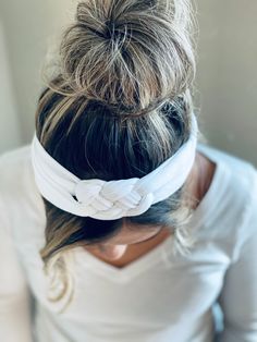 "Welcome to MiaMaries! Thanks for stopping by! These chunky headbands are much thicker than the smaller headbands in my shop! 🤗 Adult size is a 21\" circumference! When ordering a set - Please specify in the \"Notes\" when purchasing, which combination you would like. If you choose CUSTOM SIZE please measure your head circumference to the nearest half inch then write that in the \"Note to Seller\" section when ordering. CUSTOM ORDERS ARE AVAILABLE if you would like to combine styles or differen Chunky Headbands, Baby Turban Headband, Small Headband, Sailor Knot, Womens Headband, Sailor Knots, Hair Up Or Down, Newborn Bows, Soft Headbands