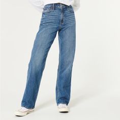 Hollister Ultra High-Rise Dad Jean Medium Wash Relaxed Fit Fading And Whiskering 99% Cotton, 1% Elastane Size 18r/34r Nwt *Tagged Incorrectly. These Seem To Match The Inside Tag Instead Of The Outside Tag. Approximate Measurements: Waist-21.5” Rise-11.5” Inseam-30.5” Hollister Mom Jeans, Wide Legged Jeans, Fits Streetwear, Jeans Hollister, Jeans Outfit Women, Distressed Mom Jeans, Cropped Boyfriend Jeans, Jean Color, Dad Jeans