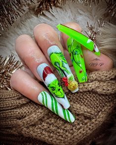 Gel Acrylic Nails, Cute Christmas Nails, Gem Nails, Xmas Nails, Stick On Nails, Christmas Nail Designs, Grinch Christmas