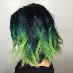 Green Hair Dye, Pulp Riot Hair Color, Short Ombre Hair, Pulp Riot Hair, Green Wig, Pulp Riot, Ombre Hair Color, Scene Hair, Dye My Hair