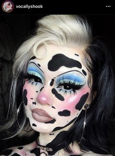 Cow Makeup Face, Animal Inspired Makeup, Animal Halloween Makeup, Cow Makeup Look, Makeup Horor, Halloween Costumes Creative, Pretty Halloween Makeup, Creative Halloween Makeup, Monster Makeup