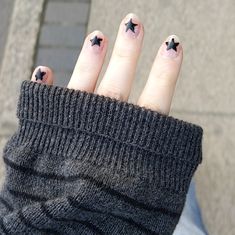 Star Nail Inspiration, How To Make A Star On Your Nails, Emo Nails Aesthetic, How To Put Stars On Nails, Grunge Star Nails, Emo Star Nails, Downtown Nails Ideas, Short Nail Inspo Grunge, Star Aesthetic Nails