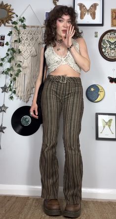 Whimsigoth Jeans Outfit, Whimsigoth Pants Outfit, 70s Hippie Aesthetic Outfit, Indie Grunge Aesthetic Outfits, Whimsy Goth Outfit, 70s Goth, Chasing Daisies, Fall Date Night Outfits, Outfits For 2023