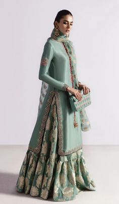 Long Kurti Sharara Designs, Silk Garara Design, Frock Garara Dress, Garara Kurti Design, Garara Designs For Wedding, Garara Dress Indian Weddings, Garara Designs Pakistani Dresses, Garara Pattern, Garara Suits Designs