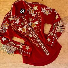 Red Western Shirt, Rodeo Embroidery Designs, Cowgirl Shirts Westerns, Cowboy Shirts Women, Vintage Western Shirts, Eclectic Western, Rodeo Queen Clothes, Cowboy Clothes, Cowboy Embroidery