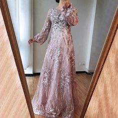 Muslim Pink Luxury Evening Gown - 2024 Lantern Sleeves with Flowers and Crystal Embellishments Pink Luxury, Formal Dresses With Sleeves, Soft Pink Color, Delicate Flowers, Crystal Embellishment, Delicate Flower, Sparkling Crystal, Color Rosa, Lantern Sleeves