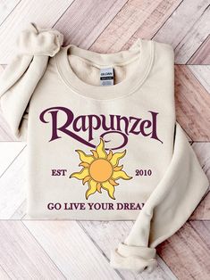 Clothes Hacks, Cute Disney Outfits, Disney Canvas, Holiday Trip, Live Your Dream, Tangled Rapunzel, Cute Shirt Designs, Looks Party, Family Birthday