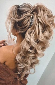 Stylish Updos, Chic Ponytail, Updos For Long Hair, Easy Updo, Ponytail Updo, Easy Updo Hairstyles, Hair Adviser, Hair Homecoming