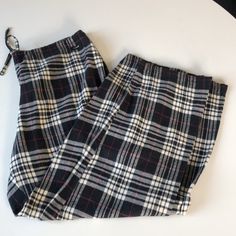 Black Plaid Flannel Pants With Drawstring Waist. In Excellent Condition. Vintage But I. New Condition. Soft & Cozy Flannel Plaid Pj Pants. Black Plaid Pants Pjs, Black Plaid Pajama Pants, Pajama Pants Plaid, Plaid Pj Pants, Flannel Pj Pants, Flannel Pjs, Pajamas Pants, Plaid Pajama Pants L.l.bean, Mirror Selfie Poses