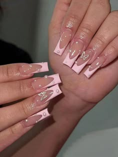 Medium Square Nails With Rhinestones, Pink Nails With Butterfly Charm, Cute Dramatic Nails, Best Acrylic Nails Pink, Short Acrylic Pink Nails, Pink Extra Birthday Nails, Acyrilics Nails Designs, Latina Acrylic Nails Short, Latina Nail Designs Pink