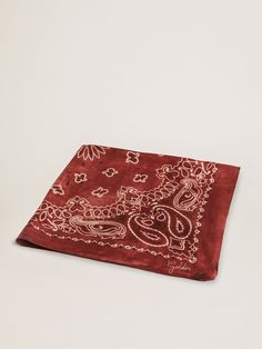 A unique, timeless collection that encompasses the essence of Golden Goose, designed to remain with you every day and accompany your highs and lows, come rain or shine. A plunge into our archives: this burgundy pure silk scarf features a contrasting paisley pattern. Forever, for you. Silk Scarf Design, Burgundy Scarf, Golden Family, The Golden Goose, Never Grow Old, Pure Silk Scarf, Custom Gift Wrapping, Exclusive Sneakers, Lace Jewelry