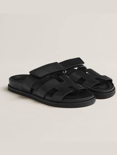 Gender: Women   Brand: HERMES   Product Name: Chypre Women s Sandals Black   Bags Alora Code: 83115867   Color: black   Origin: France   Designer Style ID H222100Z 02 Flat Heels, Timeless Handbag, Comfortable Sandals, Sandals Black, Luxe Fashion, Designer Style, Black Bag, Bags Designer Fashion, Exclusive Bag