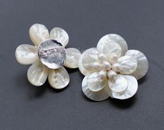 Ivory white pearl & white shell flower brooch, pearl brooch,shell brooch,flower brooch,wedding party White Pearl Brooches For Formal Occasions, Formal White Pearl Brooches, White Pearl Party Brooches, White Pearl Brooches For Party, Elegant White Pearl Brooches, Shell Brooch, Diy Statement Necklace, Seashell Projects, Brooch Wedding