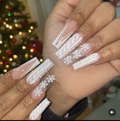 White Sweater Nails Coffin, Nails For Xmas Holidays, Sweater Acrylic Nail Designs, Sweater Nail French Tips, White Christmas Sweater Nails, White French Tip Sweater Nails, Xmas Nails Coffin Shape, Snowflake Nails Square, White Christmas French Tip Nails