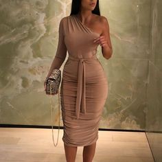 Size Us 6, Uk 8, No Tags But Never Worn Party Dress Classy, Calf Length Dress, Looks Chic, Midi Dress Bodycon, Ruched Dress, Classy Dress, Look Fashion, Smart Casual, Savannah