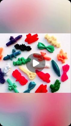 the video shows how to make plastic bows and clips