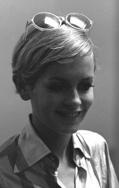 Twiggy Charlotte Rampling, Cute Short Haircuts, Long Pixie Cuts, Hair 2018, Long Pixie