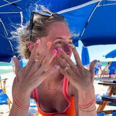 The perfect nails for summer 🌈✨ Short Nails Beach, Summer Nails Natural Nail, Short Fun Nails, Sorority Nails, Summer Nails Acrylic, Short Nails Summer, Short Summer Nails, Nails For Summer, Beachy Nails