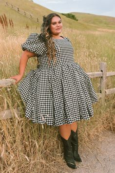 The perfect fall dress for family matching has arrived! Introducing our Cupcake Dress in Black Gingham! Featuring a timeless print, short puff sleeves, functional bow, square neckline, 100% cotton fabric and knee-length fit. This dress is lovely for any and every occasion, from apple picking with the kids to wedding celebrations and more. Thanksgiving Dress, White Bridal Dresses, Cupcake Dress, Girls Holiday Dresses, Black Gingham, City Woman, White Dress Party, Holiday Party Dresses, Fall Dress