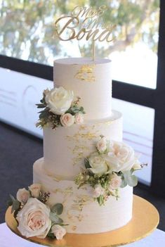 Wedding Cake Designs Romantic, Cake Decor Wedding, Wedding Tiered Cake, 50th Anniversary Cakes Gold 2 Tier, Wedding Cakes With Gold Accents, Wedding Cakes Elegant Romantic Gold, Bride Cake Wedding, Wedding Cakes With Gold, Wedding Cake 2024