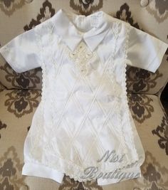 "White Color 4 pieces Baby Boy Christening Outfit It is perfect for both baptism or blessing -Jumper -Sash -Belt -Hat Measurements 6-9 months, Jumper (waist 9.5\", long 20\") Sash (17.5\") 9-12 months, Jumper (waist 10\", long 21.5\") Sash (17.5\") 12-18 months, Jumper (waist 10.5\", long 23\") Sash (17.5\") Please check the measurements, and any questions send me a message, your satisfaction is very important for me Comes with a suit bag Dry clean only" Elegant Short Sleeve Baptism Sets, White Short Sleeve Wedding Set, White Short Sleeve Sets For First Communion, Fitted Short Sleeve Sets For First Communion, White Short Sleeve Set For First Communion, Charro Suit, Ivory Outfit, Baby Boy Christening Outfit, Boy Christening Outfit