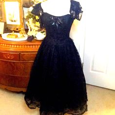 Stunning Vintage Dress. My Mannequin Was Too Big To Zip Up It Wasn’t Because Zipper Is Broke. Last Picture Shows Zipper Closed. Corseted With Boning In The Bodice. Just A Stunning Vintage Dress In Excellent Condition. No Size But I Think It’s A 4. Waist Laying Flat Is 13 Inches Bust Is Also 13 Inches. Price Is Firm. I Have Tons Of Vintage Clothes And Have Never Sold Any Of Them So This Is A First. Lace And Tulle Dress, Jessica Mcclintock Dress, Jessica Mcclintock, Gunne Sax, Vintage Clothes, Vintage Dress, Tulle Dress, Black Lace, Vintage Dresses