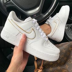 Nike Rosa, Outfits With Air Force Ones, Sneaker Outfits, Sneaker Trend, Nike Shoes Air Force, New Nike Air Force, Nike Airforce 1, Custom Nike Shoes, Custom Air Force 1