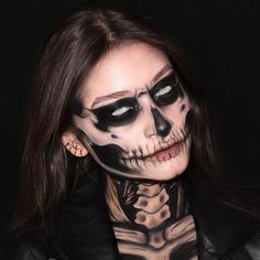 This classic skull makeup design is an epitome of eerie elegance. The monochromatic color scheme with deep black accents highlights the skeletal features, while the stark white contacts add a haunting touch. The makeup extends seamlessly from the face to the neck, creating a cohesive and realistic skeletal look.   Photo credit by: @delaeini Ghost Face Makeup, Skull Makeup Ideas, Halloween Makeup Inspo, Skull Face Makeup, Beautiful Halloween Makeup, Halloween Makeup Clown, Halloween Costum, Devil Makeup, Vampire Bride