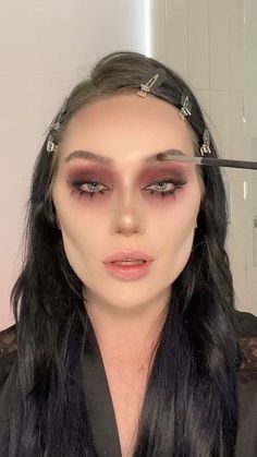 Lidia Deetz Makeup, Lydia Deetz Costume Makeup, Lydia Deets Hair, Lydia Deets Make Up, Lydia Deetz Makeup Tutorial, Customs Ideas Halloween, Lydia Makeup Beetlejuice, Lydia Beetlejuice Makeup, Lydia Deetz Hair