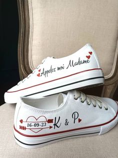 For a bride who feels good in her sneakers. Off-white tennis shoes, with colored edging. Good quality canvas sneakers. The shoes fit correctly. Possibility to choose your text and font, a pattern. Several writing colors to choose from. I adapt to all requests! I offer you several models after ordering. Personalized printing. Ideal for a ceremony, a birthday, bridesmaids or witnesses. Don't hesitate, create YOUR shoe for YOUR moment! Possibility of creating couple shoes. Unique creation, manufact Custom Bride Shoes, Customized White Lace-up Sneakers, Customizable Lace-up Sneakers For Gift, White Customized Lace-up Sneakers, Customizable White Sneakers For Gift, White Lace-up Custom Sneakers For Gift, White Custom Lace-up Sneakers As Gift, White Lace-up Custom Sneakers As Gift, Customized White Sneakers For Gift