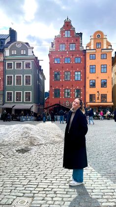 Travel, au pair, Gamla Stan , colorful houses , aesthetic, Stockholm Photo Ideas, Sweden Aesthetic Winter, Estonia Aesthetic, Scandinavia Aesthetic, Scandinavian Life, Stockholm Winter, Stockholm Aesthetic, Sweden Aesthetic, Stockholm Travel