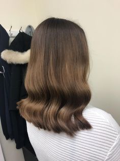 True Autumn, Hairstyles Styles, Curly Girl, Aesthetic Hair, Bridesmaid Hair, Cut And Color, Hair Highlights, Fall Hair, Hair Goals