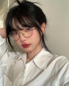 Ulzzang Glasses, Cristina Aguilera, Genuine Smile, Swag Girl Style, Park Jimin Cute, Hair Reference, Girls With Glasses, Asian Hair, Eye Art