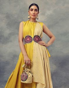 Chanderi Lehenga, Bhumika Sharma, Peplum Tops, Embroidered Belt, Half And Half, Top Skirt Set, Embroidered Neckline, Cut Work, Luxury Women