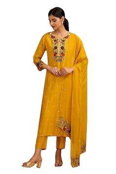 Mustard kurta with floral thread embroidery. Paired with coordinating scallop hem dupatta and solid pant. - Aza Fashions Floral Thread Embroidery, Women Kurta, Scallop Hem, Straight Kurta, Kurta With Pants, Thread Embroidery, Silk Embroidery, Set Women, Scalloped Hem