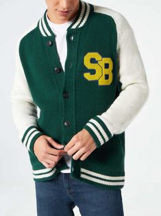 College style knit bomberGreen with beige sleevesBotton closureSB terry patchRibbed hemsRegular fit Sporty Fall Sweater With Striped Cuffs, Fall College Sweater With Ribbed Collar, Casual Winter Cardigan With Striped Cuffs, Casual Fall Cardigan With Striped Cuffs, College Style Sweater With Ribbed Cuffs, Winter College Style Sweater With Ribbed Cuffs, Knit Outerwear With Ribbed Cuffs For Streetwear, Knit Cardigan With Ribbed Cuffs For Streetwear, College Wool Varsity Jacket With Ribbed Collar