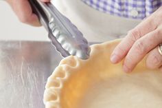 Use tongs to crimp crust. Pie Crust Hacks, Thanksgiving Hacks, Crust Recipe, Croquettes, Baking Tips, High Tea, Pie Crust