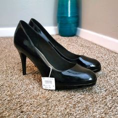 **Nwt** (Never-Worn) Patent Leather Pu Stilletto Heel Pumps Size: 12w Color: Black Brand: Christian Siriano Classic Round Toe Heels For Night Out, Classic Heels With Round Toe For Night Out, Classic Heels For Night Out, Medium Width, Stilleto Heels Pumps, Closed Toe Patent Leather Heels With 4-inch Heel, Nude Stiletto Heels, 4-inch Heel Patent Leather Heels, Glamorous Patent Leather Heels With 4-inch Heel, Size 12 Heels