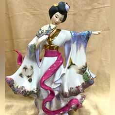 2003 Bradford Exchange Collectible Figurine "Delicate Elegance" Was The First Issue In The "Silken Whispers" Collection And Was Limited To 95 Firing Days. Numbered A 3386. Crafted From High-Quality Porcelain, This Intricately Designed Figurine Captures The Grace And Poise Of A Geisha In Exquisite Detail. Measuring Approx. 9 Inches Tall And 7 1/4 Inches Wide. No Original Box Or Any Documentation That Originally Came With The Figurine. Beautiful Geisha, Bradford Exchange, House Ornaments, Blue Willow, Red Crystals, Porcelain Figurines, Knick Knacks, First Lady, Light And Shadow