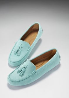 Hugs & Co. aqua tasselled loafer driving shoes for women. Moccasin style driving loafers in luxurious aqua suede upper and lined with a soft leather for extra comfort. Made in Portugal 100% Suede Upper featuring a 100% Leather Lining Rubber studded sole Moccasins Style, Driving Loafers, Tassel Loafers, Driving Shoes, Moccasins, Soft Leather, Tassels, Loafers, Women Shoes