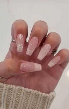 Nail Silver, Movie Aesthetic, Winter Nails Acrylic, Accent Nail, Pointed Nails, Classy Acrylic Nails, Nails Glitter, Christmas Nails Acrylic