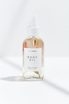 Cold pressed botanical oil blend with subtle notes of blossoming Roses. How it works:  Made from a nourishing blend of botanical oils including Sweet Almond Oil,  Jojoba oil, Grape-seed oil, Vitamin A & E for its natural properties to hydrate and rejuvenate skin; leaving your skin glowing and flawless. Tips to use: Alat Makeup, Organizing Hacks, Botanical Oils, Bath And Body Care, Natural Beauty Tips, Luxury Fragrance, Body Soap, Bath Body Works, Body Skin