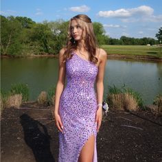 Originally A Size 0 When Purchased. It Had To Be Altered Slightly Smaller. Probably Around A 00 Now. Only Worn Once. A Few Rhinestones Missing. Length Was Also Altered But I’m 5’8 For Reference And Was Wearing Heels In These Photos. Let Me Know If You Have Any Other Questions! Rhinestone Prom Dress, Prom Dress Color, Sherri Hill Dresses, Sherri Hill, Prom Dress, One Shoulder, Prom Dresses, Let Me, Prom